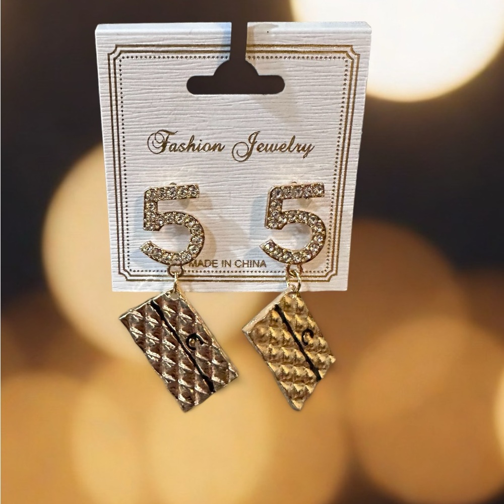 Stylish earrings